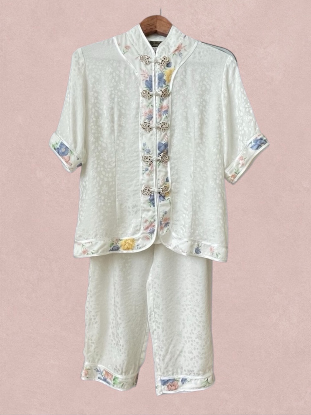 Traditional Chinese 100% Silk 2-Piece Pajama Set Floral Frog Closure